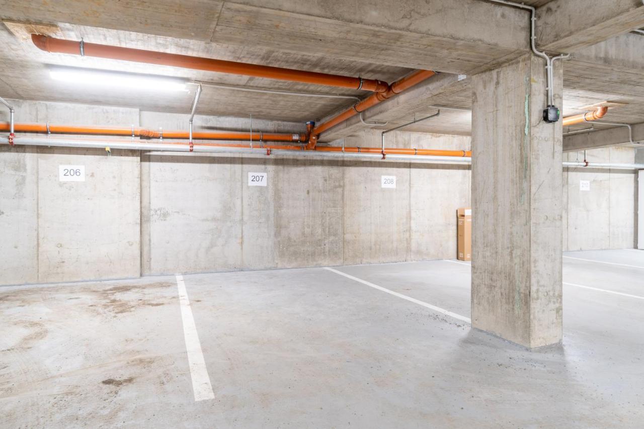 Brand New Two Room Apartment #34 With Free Secure Parking In The Center Prag Exteriör bild