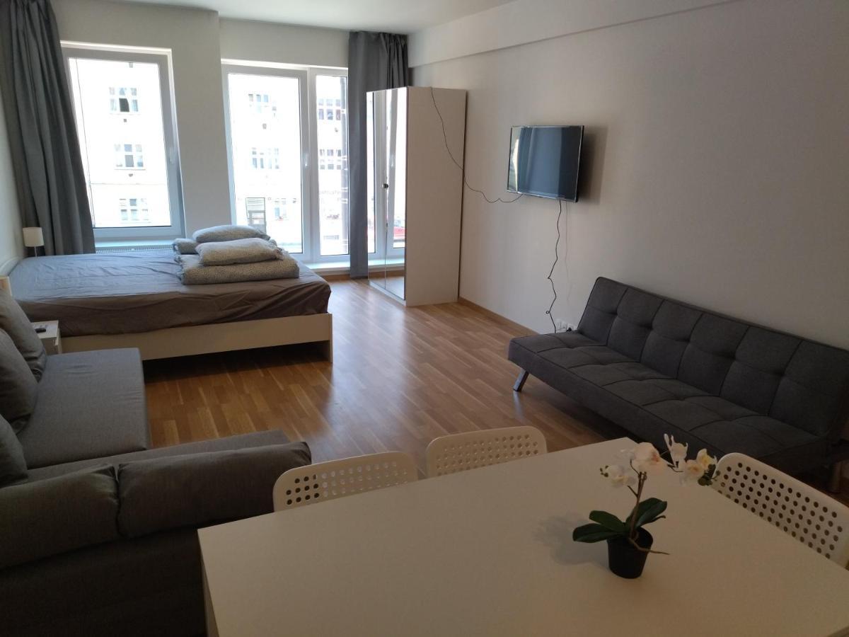 Brand New Two Room Apartment #34 With Free Secure Parking In The Center Prag Exteriör bild
